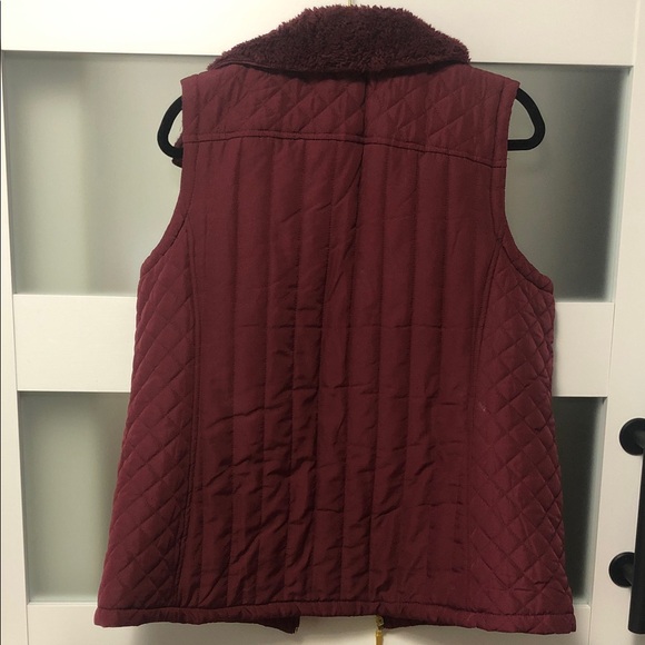 Stylish Burgundy Quilted Vest for Women - Picture 5 of 5